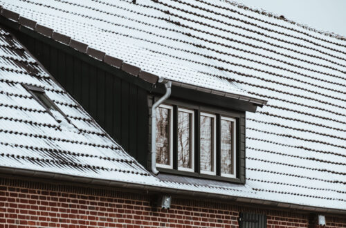 roof of a house covered by snow in winter 2023 05 25 22 26 45 utc scaled